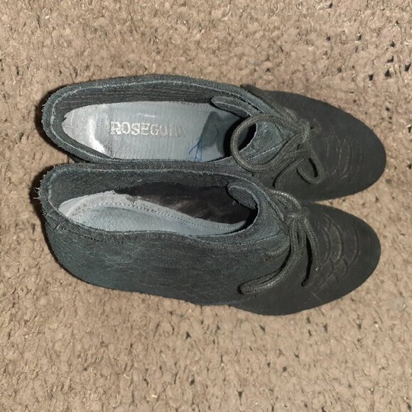 ROSEGOLD BRAND-Snakeskin Textured Black Suede Wedge Booties-Sz 37.5-Near Mint - Picture 7 of 8